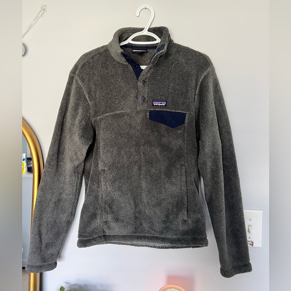 Women’s Patagonia quarter snap pullover